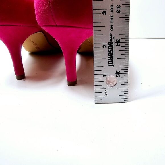 Vince Camuto Suede Fuchsia Pink Low Profile Heel Size 10 LIKE NEW! - Picture 6 of 8